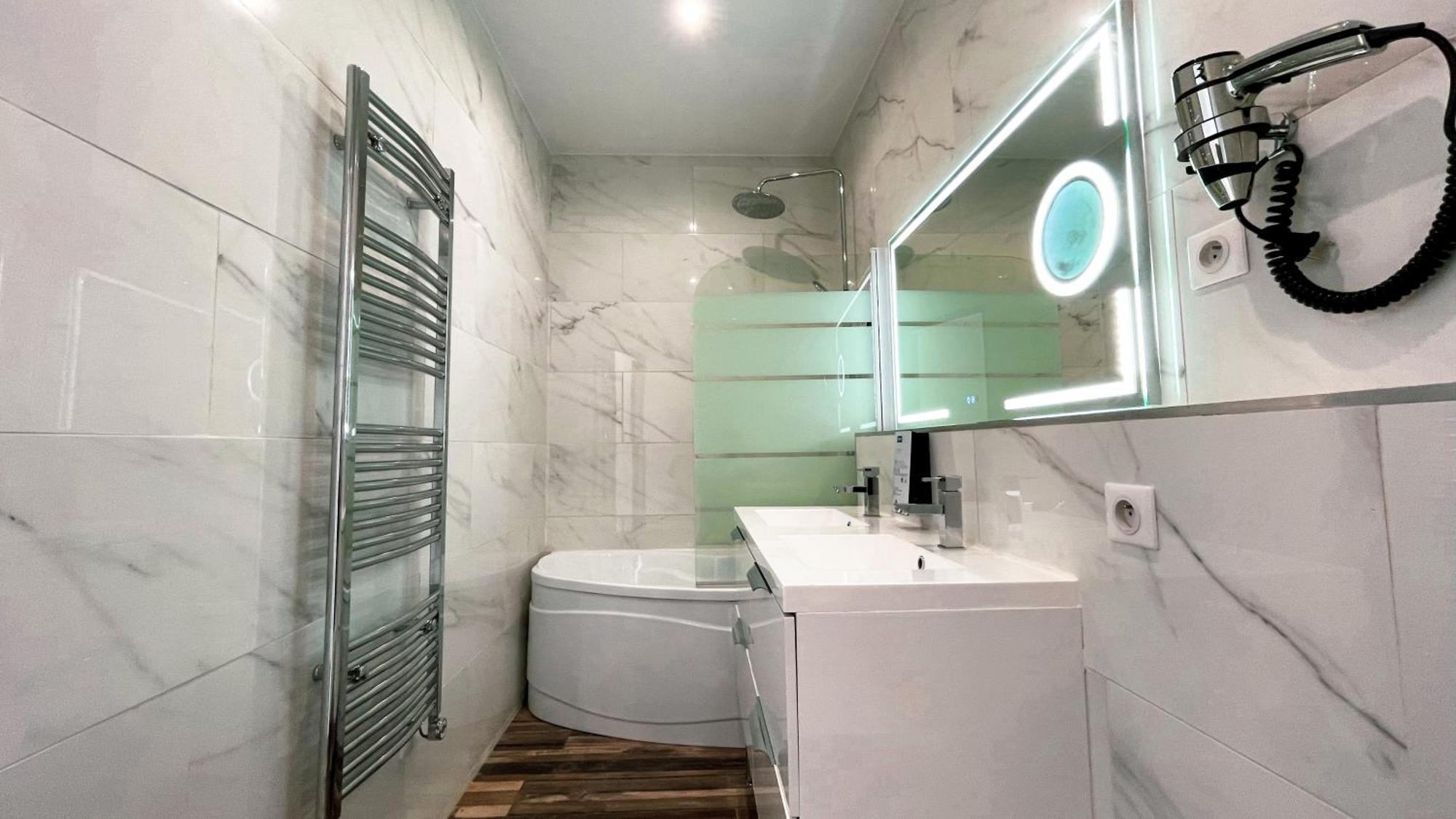 Superior Double Room,1279137061:JPEG