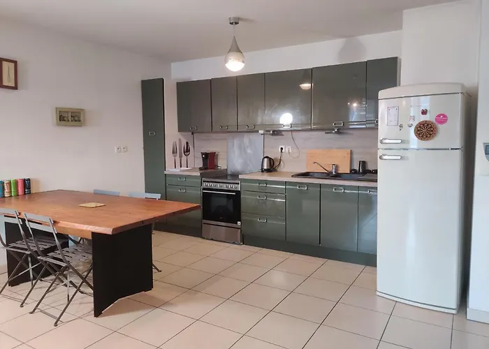 Hôtel de plage: Le Village 76 m2 Climatisation 1er arrondissement gare à pied