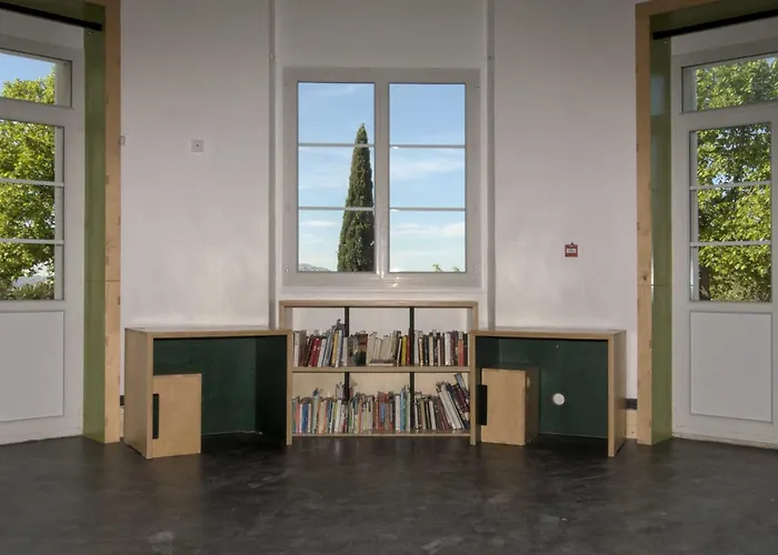 Hotel pres du College: Auberge de Jeunesse HI Marseille Bois-Luzy