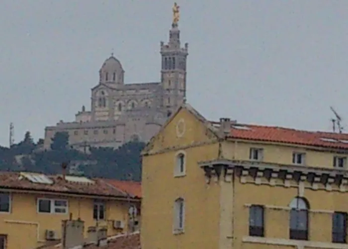 Hôtel de plage: Le Village 76 m2 Climatisation 1er arrondissement gare à pied